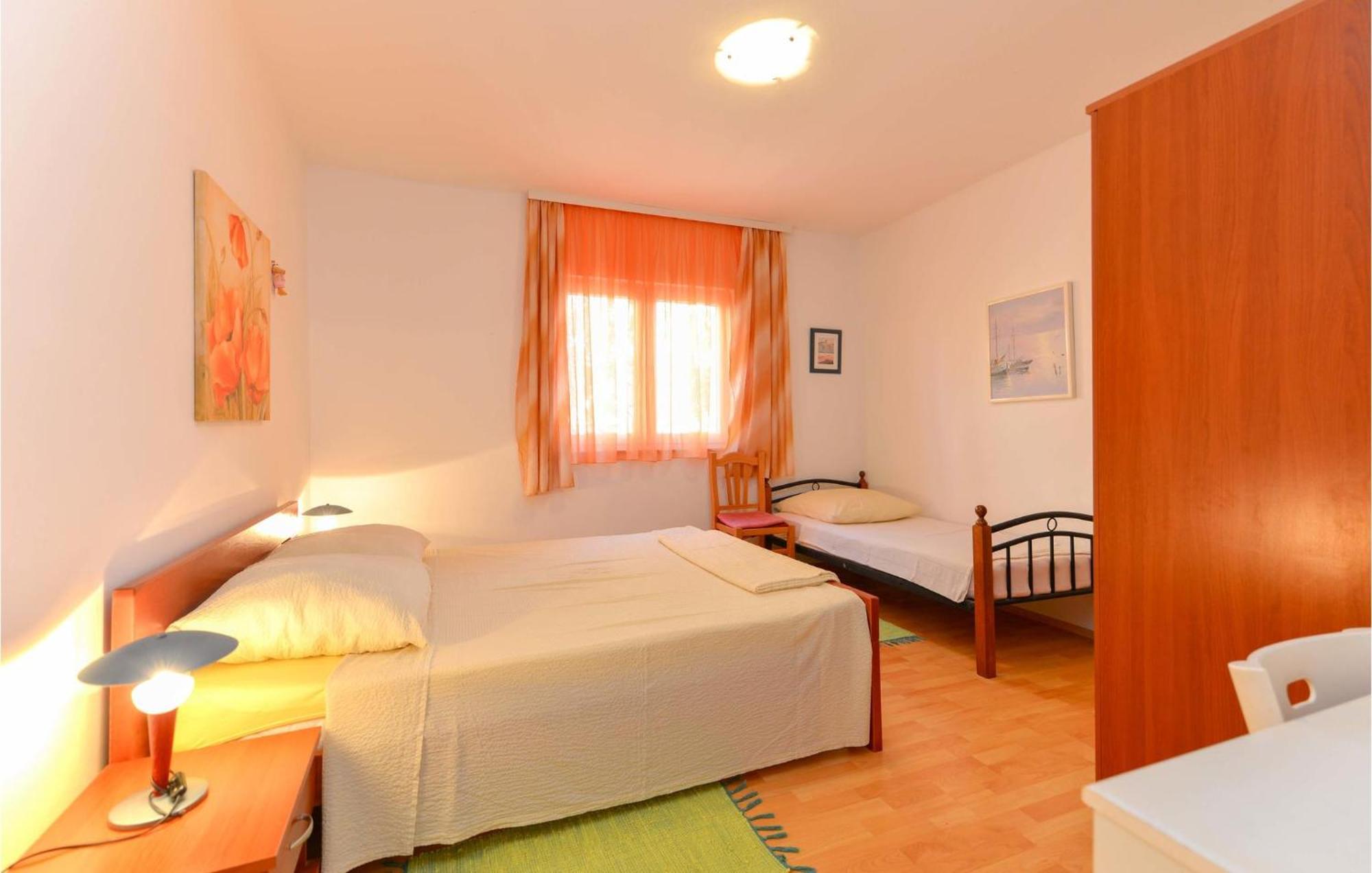 1 Bedroom Nice Apartment In Zadar Eksteriør billede