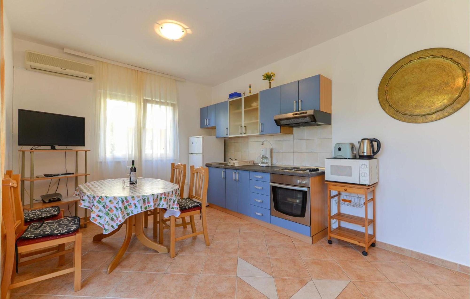 1 Bedroom Nice Apartment In Zadar Eksteriør billede